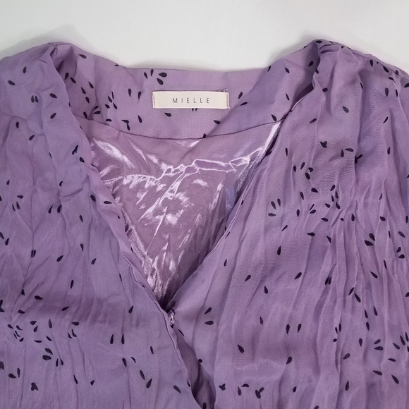 Beautiful dress! - Picture 5 of 7